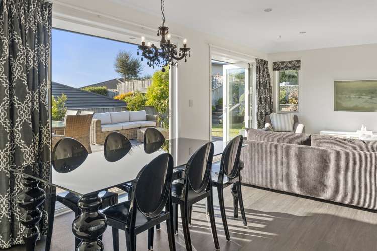 90 Washbourn Drive Richmond_19