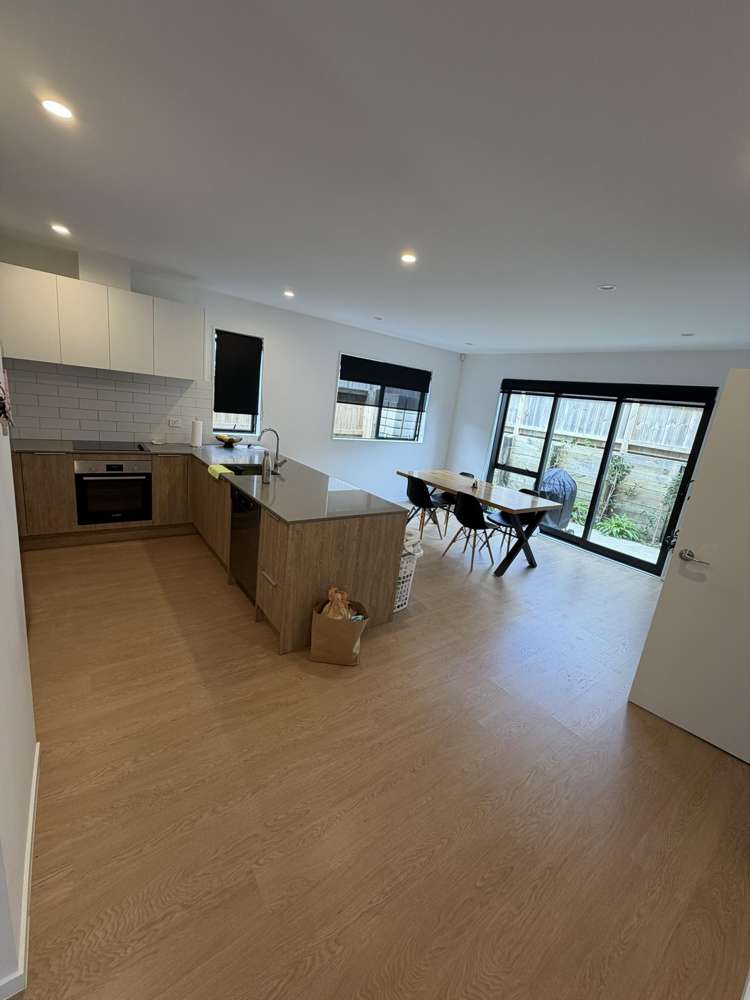 4 Rautahi Street Flat Bush_6