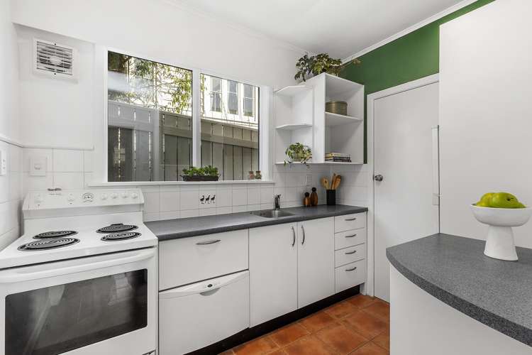 8 Friend Street Karori_20