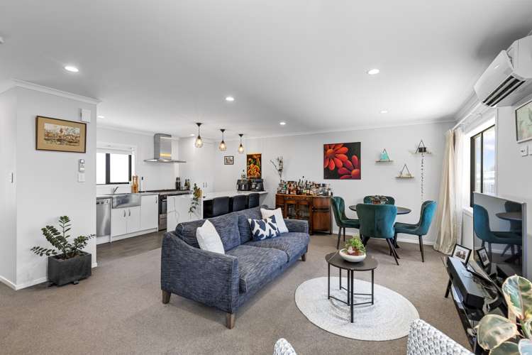 2/15 Cook Street Hamilton East_3