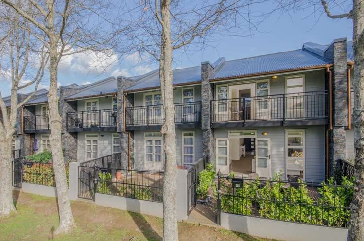 18/2 Cawley Street Ellerslie_0