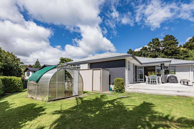 6 County Lane Te Kamo_24