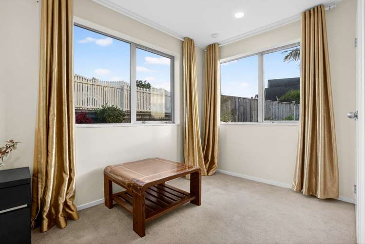 216 Alec Craig Way Gulf Harbour_17
