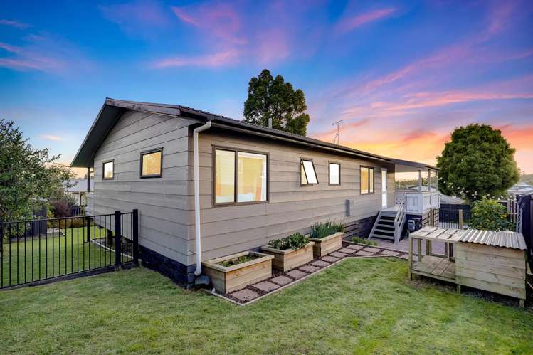 22B Cowley Drive Temple View_11