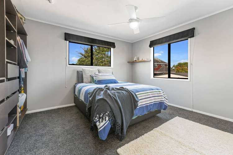 66 Saint Annes Crescent Wattle Downs_21