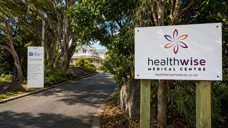 21 & 23 Atkinson Road Titirangi_12