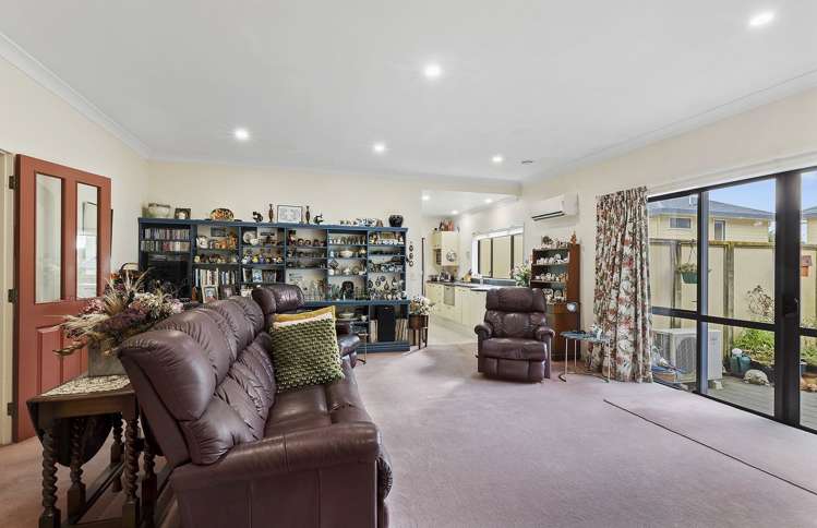 8/5 Court Road Tawa_6