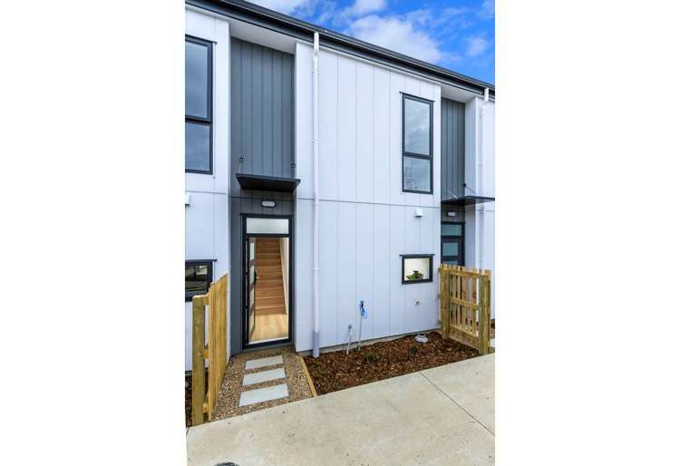 5 Papa Takaro Lane Flat Bush_16