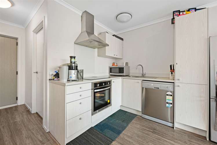 65 Chiefs Court Hamilton East_3