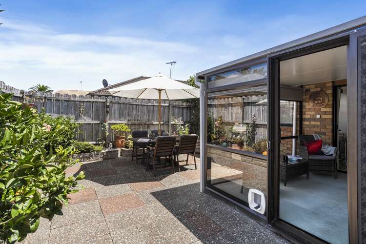 1/6 Marbeth Court Botany Downs_15