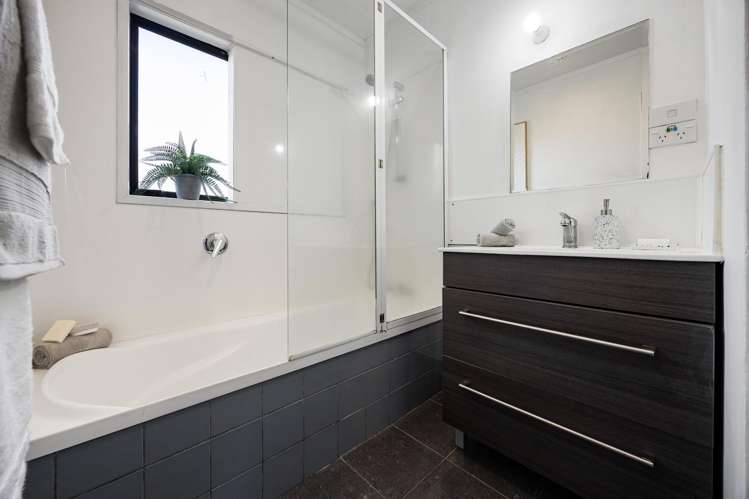 211B Te Rapa Road Beerescourt_10