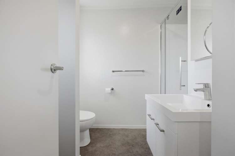 3/493A Devonport Road Avenues_9
