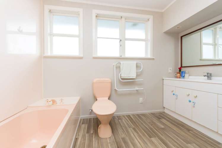 8 Westall Road New Lynn_9