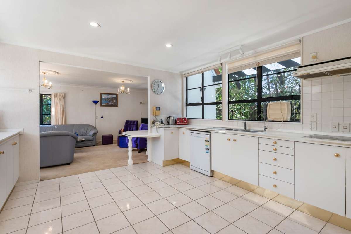 19 Elizabethan Gardens_1