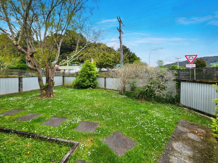 1 Hine Road Wainuiomata_10
