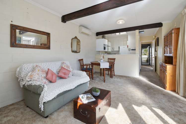 14 Westmere Place Takaro_5