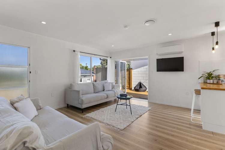 2/4 Wellesley Road Mangere Bridge_9