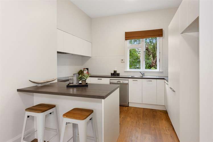 8 James K Baxter Place Addington_3