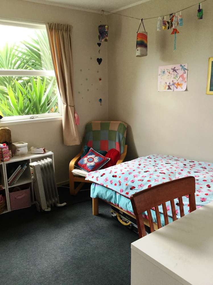 15 Craigbank Avenue New Lynn_4