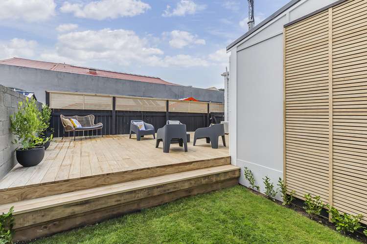 21 Newtown Avenue Newtown_15