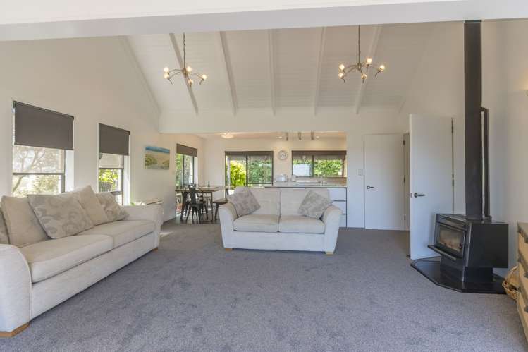 82 Marine Parade Paraparaumu Beach_11