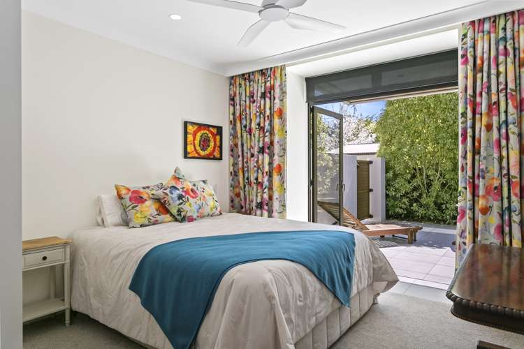 12/88 Lake Terrace Taupo_16