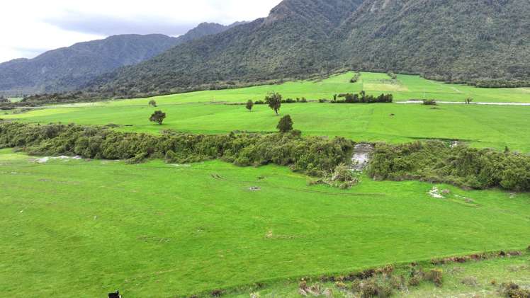 2115 Whataroa Highway Whataroa_25