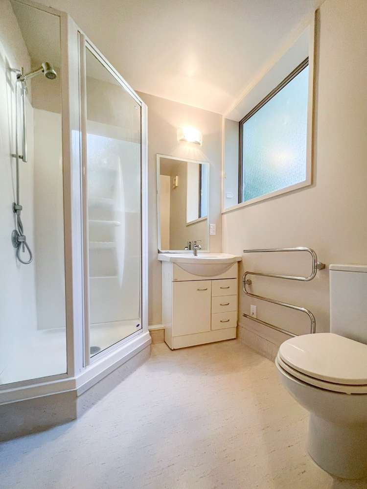 632 Beach Road Browns Bay_11