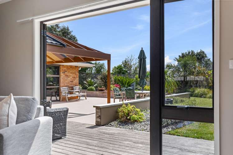 175 Oaia Road Muriwai Beach_36