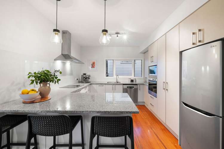 20 Bradbury Road Botany Downs_22