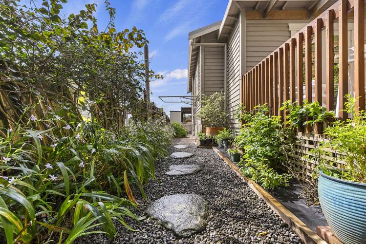 2/35c Ambler Avenue Glen Eden_17