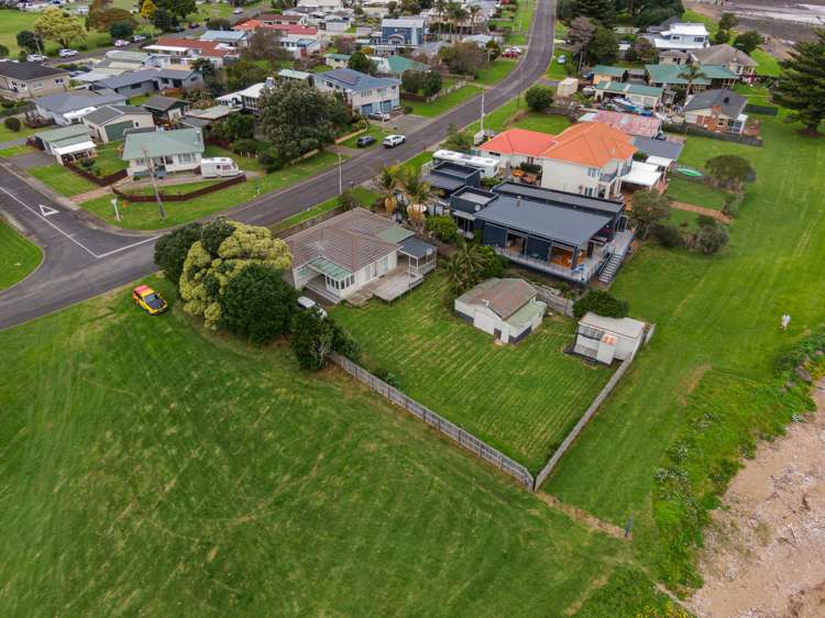 19 Seaview Avenue Te Puru_23