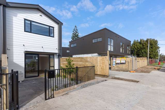 2f Stokes Avenue Te Atatu Peninsula_1