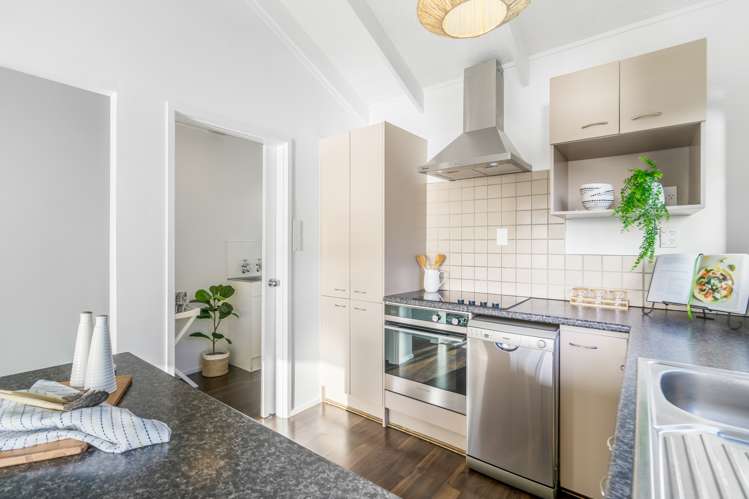 2/6 Oruamo Place Beach Haven_6