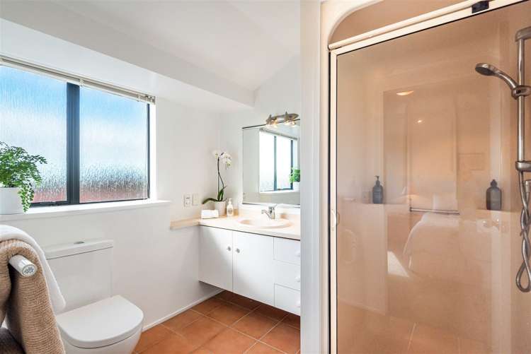 1 La Roche Place Northcote_19