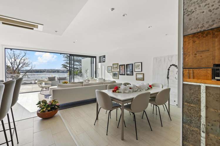 13/258 Hurstmere Road Takapuna_7