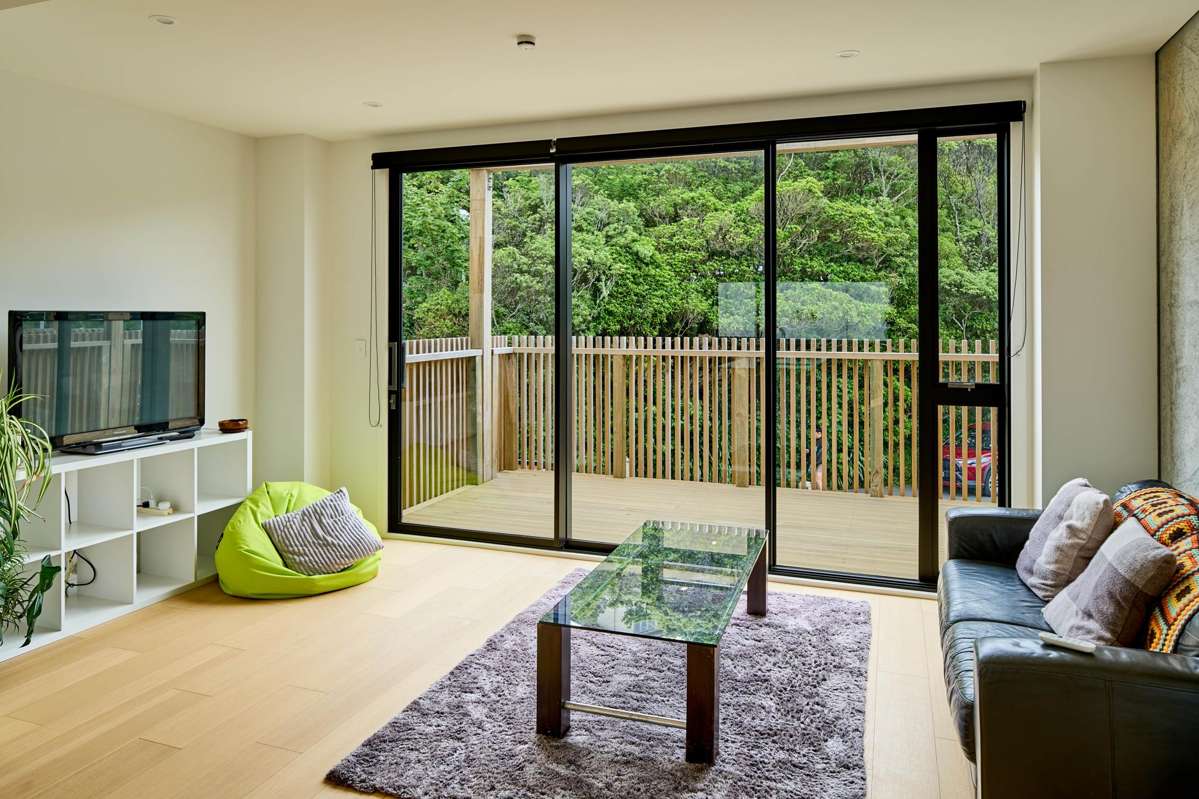 3 and 10 / 6 Makara Road_1