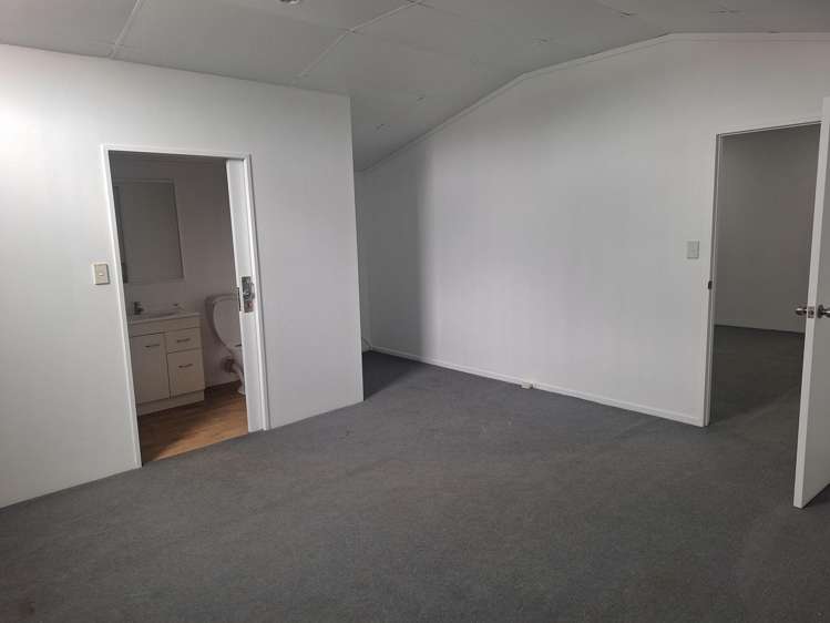 Rear section/64 Mill Road Helensville_14