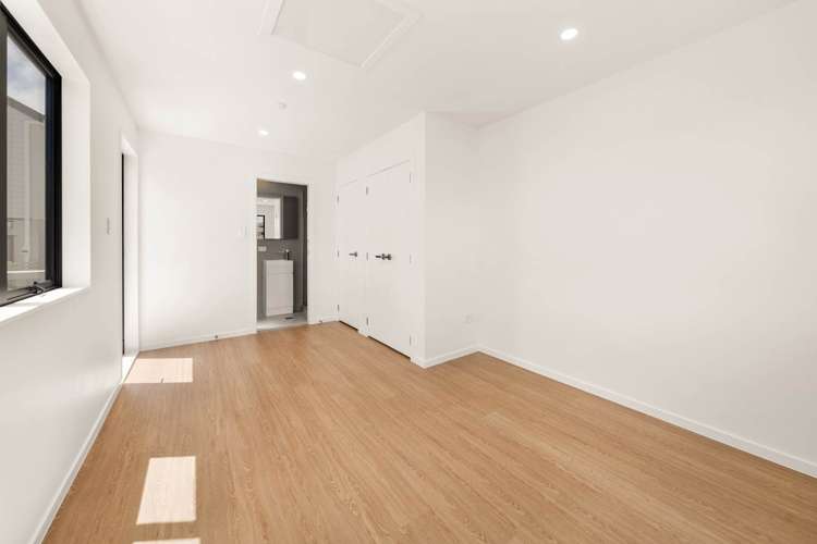 16 Toetoe Street Westgate_12