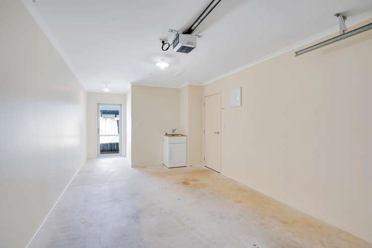 30 & 30A Sirius Crescent Rototuna North_31