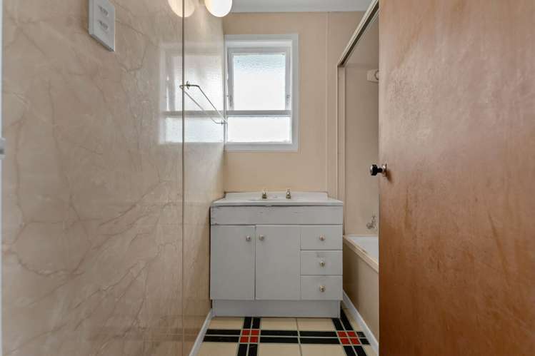 97 Tidal Road Mangere_11