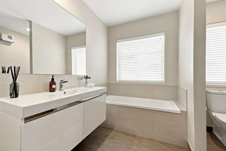 9 Portofino Point Karaka_24