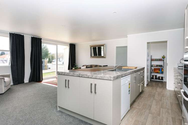 17 Victor Street Dannevirke_2