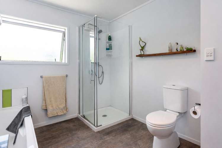 222 Strange Road Paeroa_10