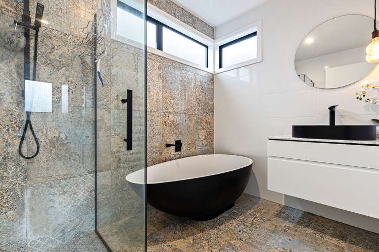 589 Madras Street Saint Albans_16