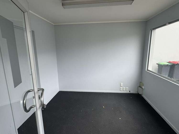 Unit 1, 473 Brougham Street Waltham_6