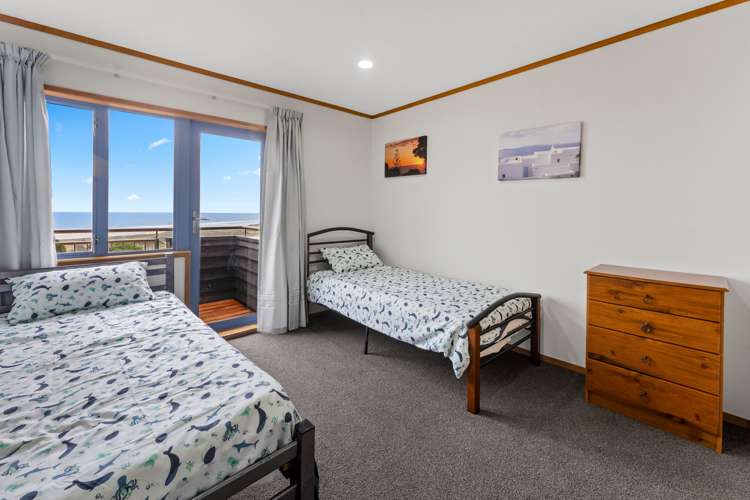 84 Domain Crescent Muriwai_16