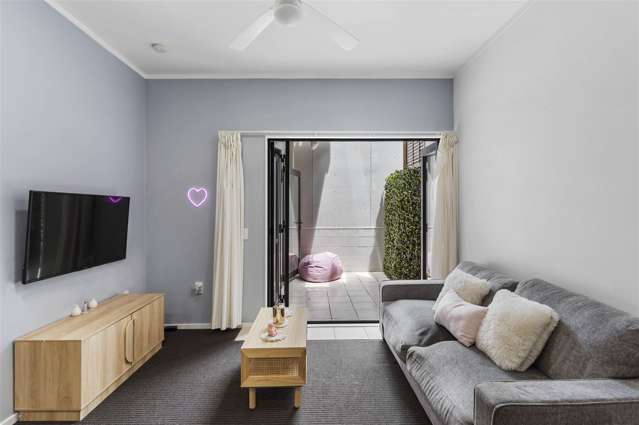 1f/10 Crummer Road Grey Lynn_1