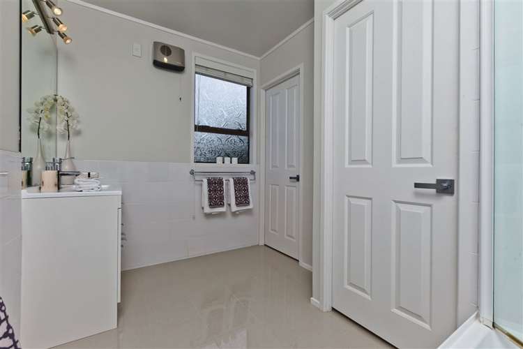 2/4 Holiday Road Milford_17