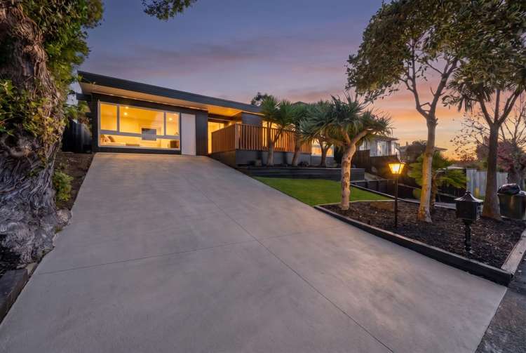 21 Lawrence Crescent Hill Park_23
